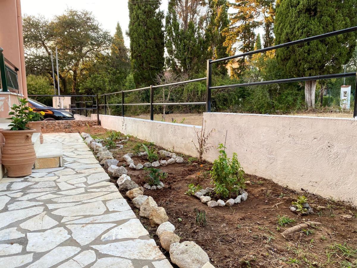 Ferienwohnung Ivy House Modern Life Near Corfu Town Kontokali Exterior foto